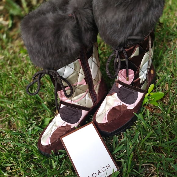 Coach pretty Y2K vintage '90s signature logo fur trim boots size 8 - Picture 4 of 6